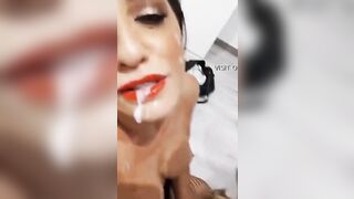 Alla camgirl italiana piace prenderlo in culo