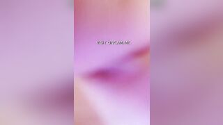 Alla camgirl italiana piace prenderlo in culo