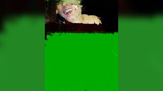 Camgirl italiana si masturba in strada