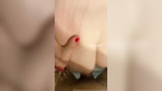 Ragazza diciottenne italiana scopata dalla trans coetanea