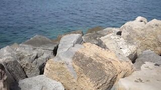 Turista troia si fa inculare da un ragazzo al mare