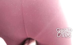 Piccola teen latina con la figa rasata