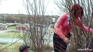 Sesso in pubblico in mezzo alla strada