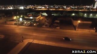 Bionda troia tettona inculata da un cliente