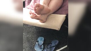 Piedi di Zia Eccitanti in Attesa  di Sborra