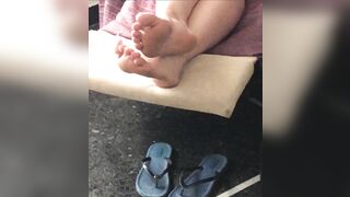 Piedi di Zia Eccitanti in Attesa  di Sborra