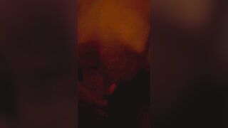 Sega a due mani e sborrata sulle tette