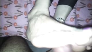 Mi sega con le piante e mi fa sborrare