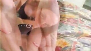 Giovane puttanella batte in strada