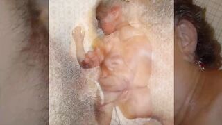 Nonnine mature vogliose di cazzo si mettono a nudo