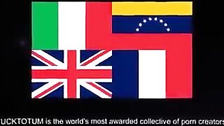 Bella ragazza italiana scopata sul divano letto