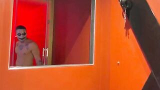 Ad Halloween si scopa la bionda