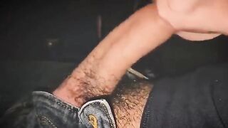 Puttana rumena succhia e viene scopa in auto