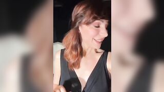 Primo piano sulle tette di Andrea Delogo