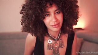 Anteprima del video: Beatrice mostra la faccia per la prima volta