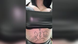 Le poppe di Denise Buranello ( La Pecora Nera )