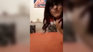 Camgirl troia manda un video al suo fan
