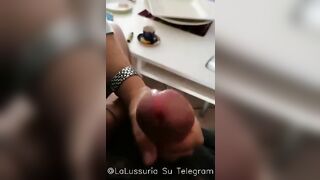 SUCCHIA BENE TUTTA LA SBORRA DAL CAZZO