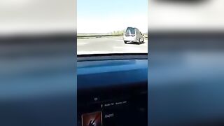 Il becchino va a troie sul carro funebre