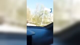 Il becchino va a troie sul carro funebre