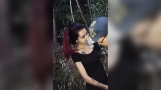 Pompino all'aperto dalla fidanzata