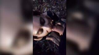 Pompino all'aperto dalla fidanzata