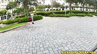 Giovane troietta tettona dai capelli rossi