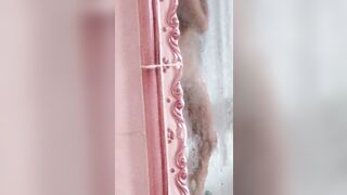 Mia moglie Letizia sotto la doccia 1