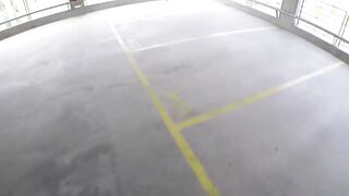 Coppia italiana fa sesso in un parcheggio pubblico