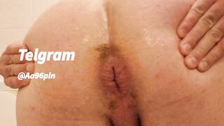 Mi sono fatto cavalcare da un enorme duro cazzo di plastica, più eccitante del sesso