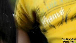 La cagna lo succhia in auto !