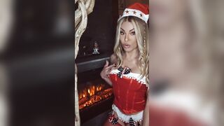 Auguri di Buona Natale da Noemi Blonde