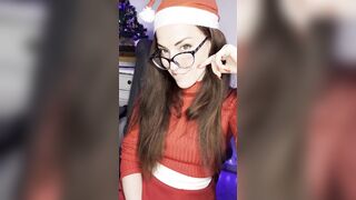 Camgirl puttana ci fa gli auguri