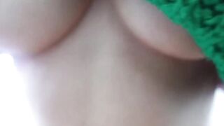 Fidanzata opulenta scopa il fidanzato