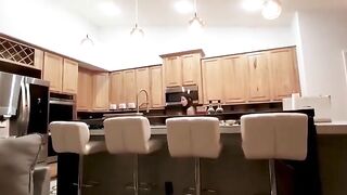 Danika Mori scopata dal compagno porco