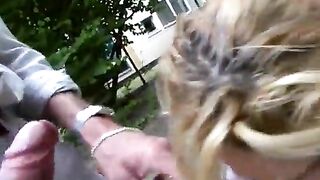 Bella puttanella si fa inculare per pochi soldi