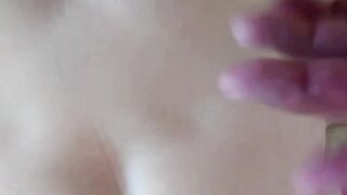 Le infila il cazzo enorme nel culo