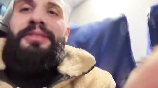 Anteprima del video: Sul treno regionale una coppia fa porcate