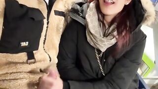 Sul treno regionale una coppia fa porcate