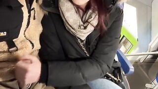 Sul treno regionale una coppia fa porcate