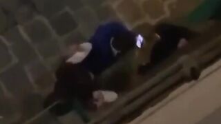 Beccati a trombare nel vicolo