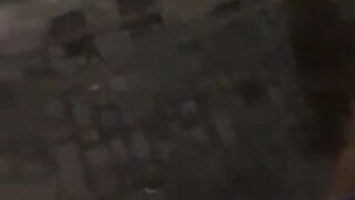 Beccati a trombare nel vicolo