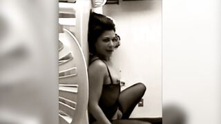 Anteprima del video: Ludovica, matura romana vogliosa di essere scopata sul tavolo