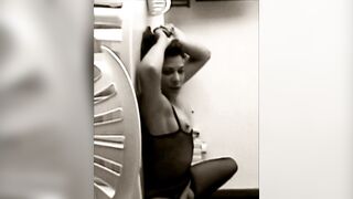 Ludovica, matura romana vogliosa di essere scopata sul tavolo