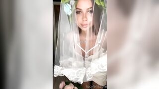Anteprima del video: Sposa troia si prepara per l'addio al nubilato
