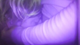 Nonnina gay si succhia il cannolo