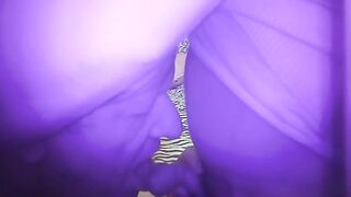 Nonnina gay si succhia il cannolo