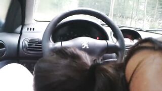 Vera e bella puttanella Ceca succhia e scopa in auto