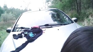 Vera e bella puttanella Ceca succhia e scopa in auto