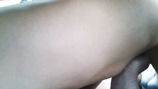 Vera e bella puttanella Ceca succhia e scopa in auto